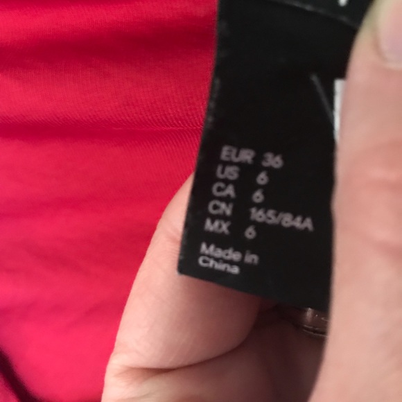 Red H&M size 6 dress with chain detail - Picture 2 of 3